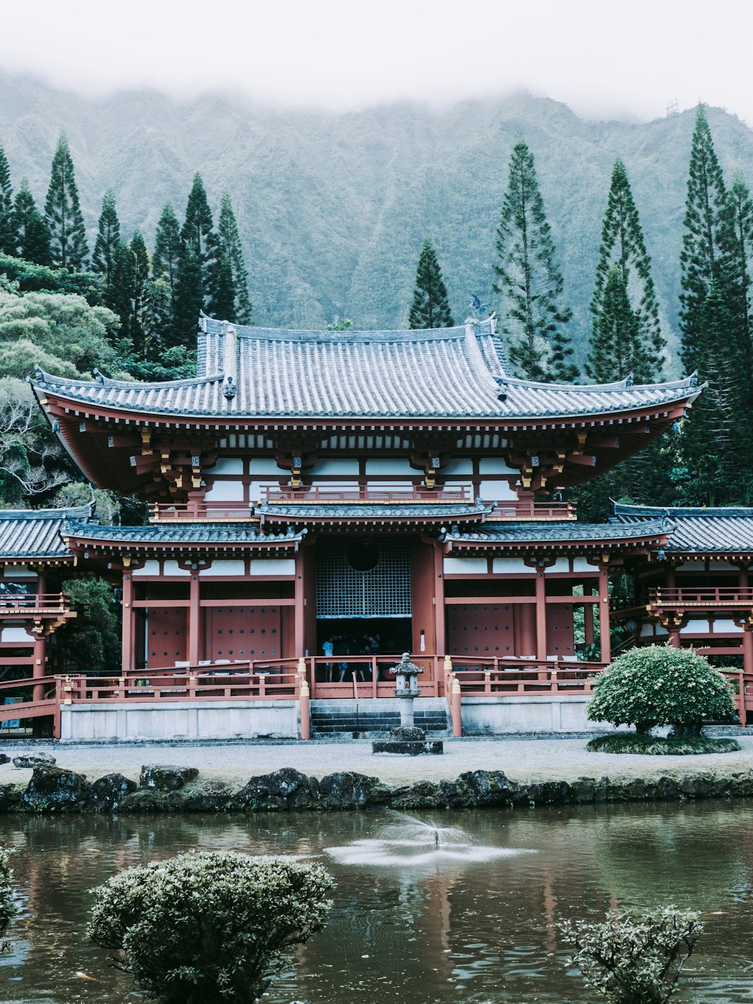 Jóga és stresszkezelés: Gyakorlatok a mindennapi feszültség oldására